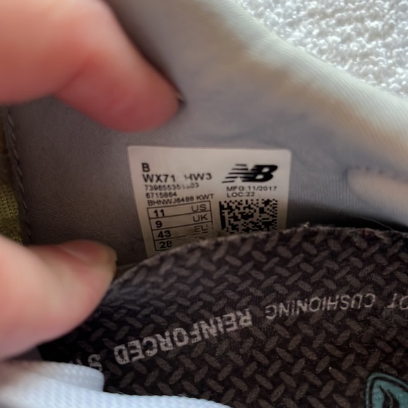 New Balance 711 Gray and White Shoes with Sofsole - Picture 10 of 12